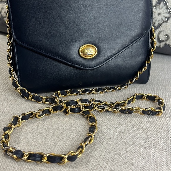⭐️Monet Vintage Navy Genuine Blue Leather Gold Chain Crossbody⭐️Rich looking! - Picture 3 of 10